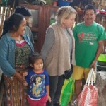mi futuro pintando san pedro la laguna feeding poor people 2